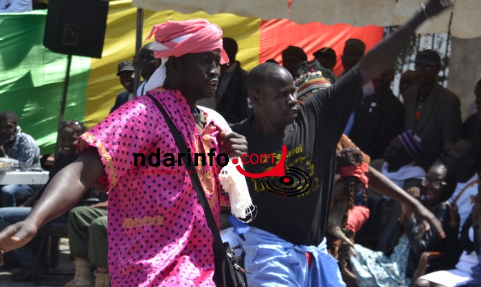 Le Xaxataye Show en parade au défilé du 04 avril 2014 sur la Place Faidherbe. Le Xaxataye Show en parade au défilé du 04 avril 2014 sur la Place Faidherbe.