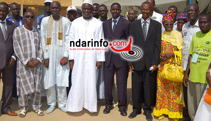 Le maire de Saint-Louis et sa délégation à l'école Justin NDIAYE Le maire de Saint-Louis et sa délégation à l'école Justin NDIAYE