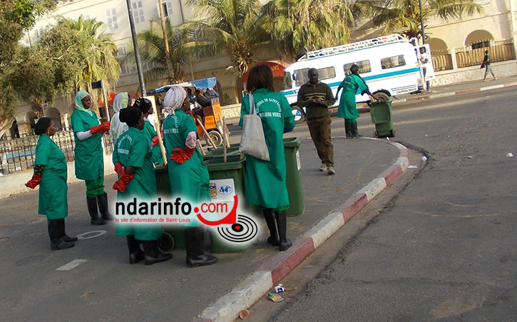 "Femmes de Nder" sur la Place Faidherbe