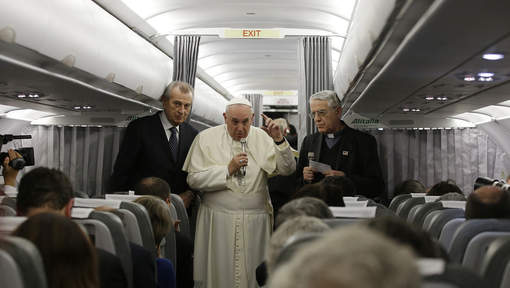 Le pape demande au monde musulman de condamner le terrorisme islamiste