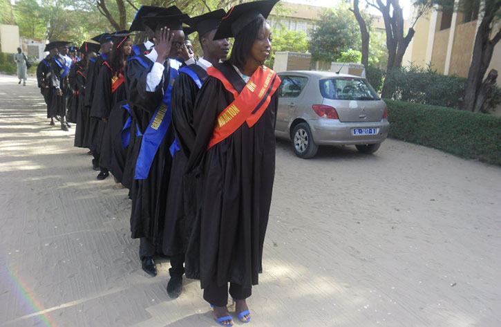 CEREMONIE DE GRADUATION : les Etudiants titulaires de la Maitrise -Es Sciences Juridiques et Politiques, promotion 2013-2014, ont reçu leurs Diplômes