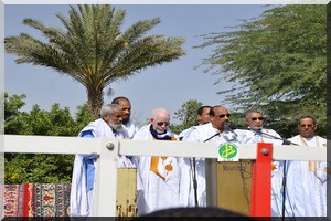 Le Président Abdel Aziz: "Je ne suis ni Charlie, ni Coulibaly ! Je suis musulman, nous sommes tous musulmans". Le Président Abdel Aziz: "Je ne suis ni Charlie, ni Coulibaly ! Je suis musulman, nous sommes tous musulmans".