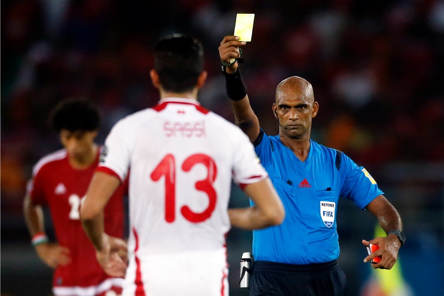 CAN 2015 : L'arbitre de Tunisie / Guinée Equatoriale suspendue six ans . CAN 2015 : L'arbitre de Tunisie / Guinée Equatoriale suspendue six ans .
