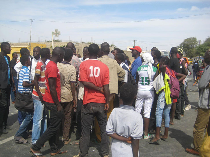 ACCIDENT TRAGIQUE À NGALLELE : un 4X4 percute un enfant de 8 ans (photos) ACCIDENT TRAGIQUE À NGALLELE : un 4X4 percute un enfant de 8 ans (photos)