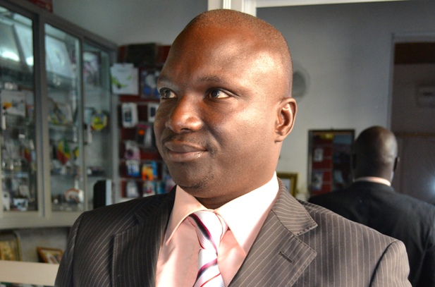 SANTÉ : Cheikh Thiara FALL présente son ouvrage « Éthique et responsabilité médicale », le samedi 28 février prochain, à Saint-Louis. SANTÉ : Cheikh Thiara FALL présente son ouvrage « Éthique et responsabilité médicale », le samedi 28 février prochain, à Saint-Louis.