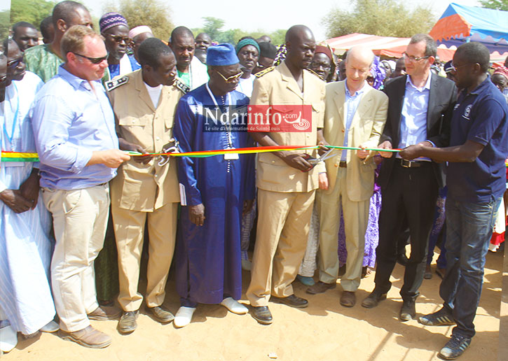 Coupoure de ruban du nouveau poste de Santé de Yamane. Coupoure de ruban du nouveau poste de Santé de Yamane.