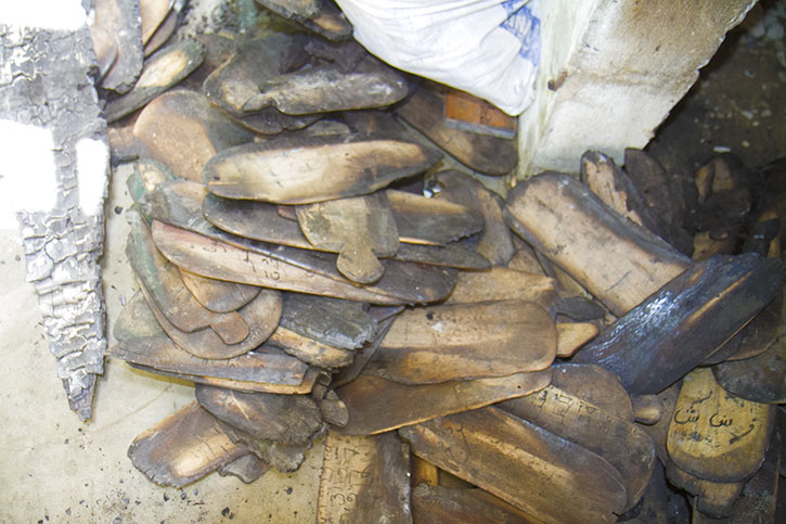 SAINT-LOUIS - INCENDIE À L’INSTITUT ISLAMIQUE BACHIR SAMB : des centaines de tablettes et livres coraniques calcinées (vidéo) SAINT-LOUIS - INCENDIE À L’INSTITUT ISLAMIQUE BACHIR SAMB : des centaines de tablettes et livres coraniques calcinées (vidéo)