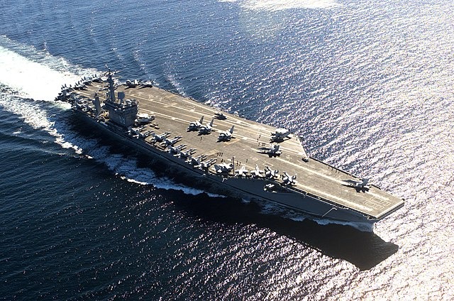 Les États-Unis envoient un deuxième porte-avions «pour dissuader les actions hostiles contre Israël»