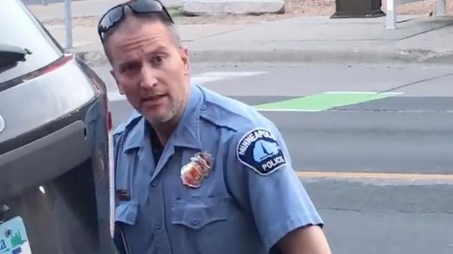 Etats-Unis: le policier Derek Chauvin, condamné pour le meurtre de George Floyd, poignardé en prison