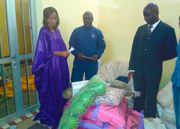 JOURNÉE NATIONALE DU TALIBÉ : l’Action sociale et l’AEMO reçoivent des dons du député Aminata GUEYE.