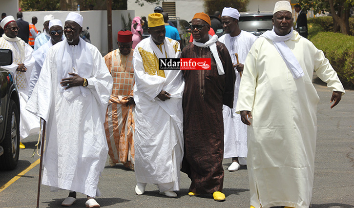 ACCUEIL DU ROI MOUHAMED VI: Grande mobilisation de la Communauté musulmane de Saint-Louis. ACCUEIL DU ROI MOUHAMED VI: Grande mobilisation de la Communauté musulmane de Saint-Louis.