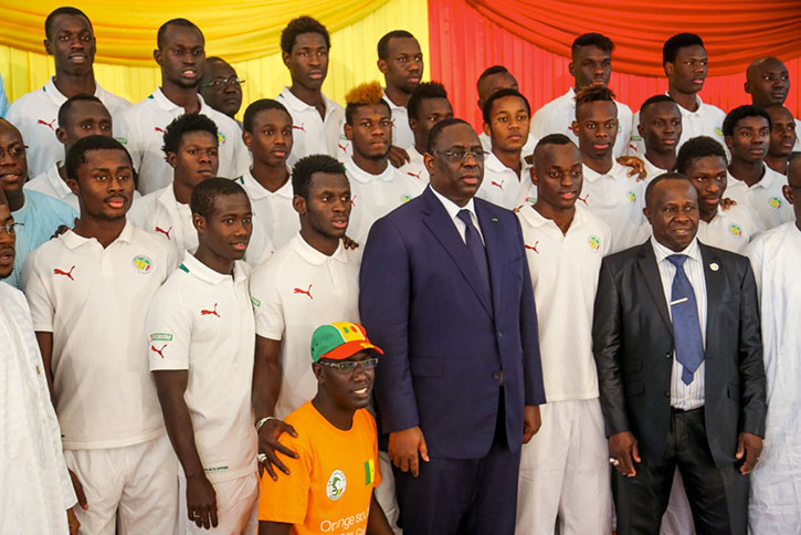 Macky Sall reçoit et félicite les  lionceaux du football