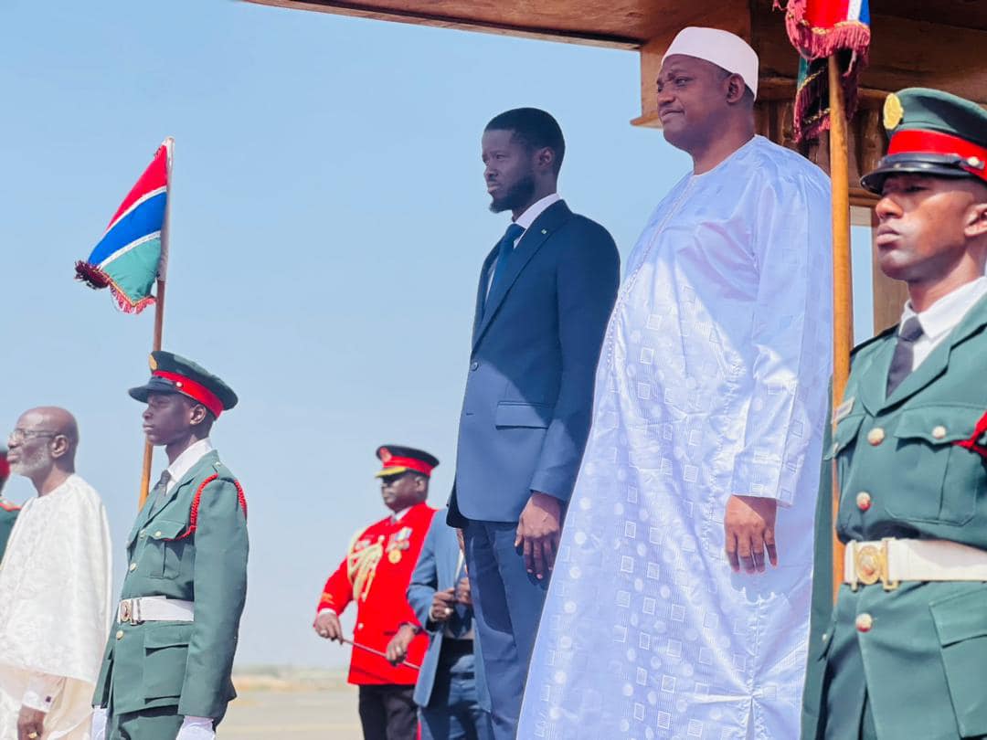 Les images de l'arrivée du président Bassirou Diomaye Faye en Gambie