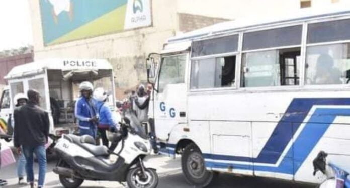 Accident meurtrier sur la VDN : Trois morts dans une collision entre un bus Tata, un Taxi et un tricycle