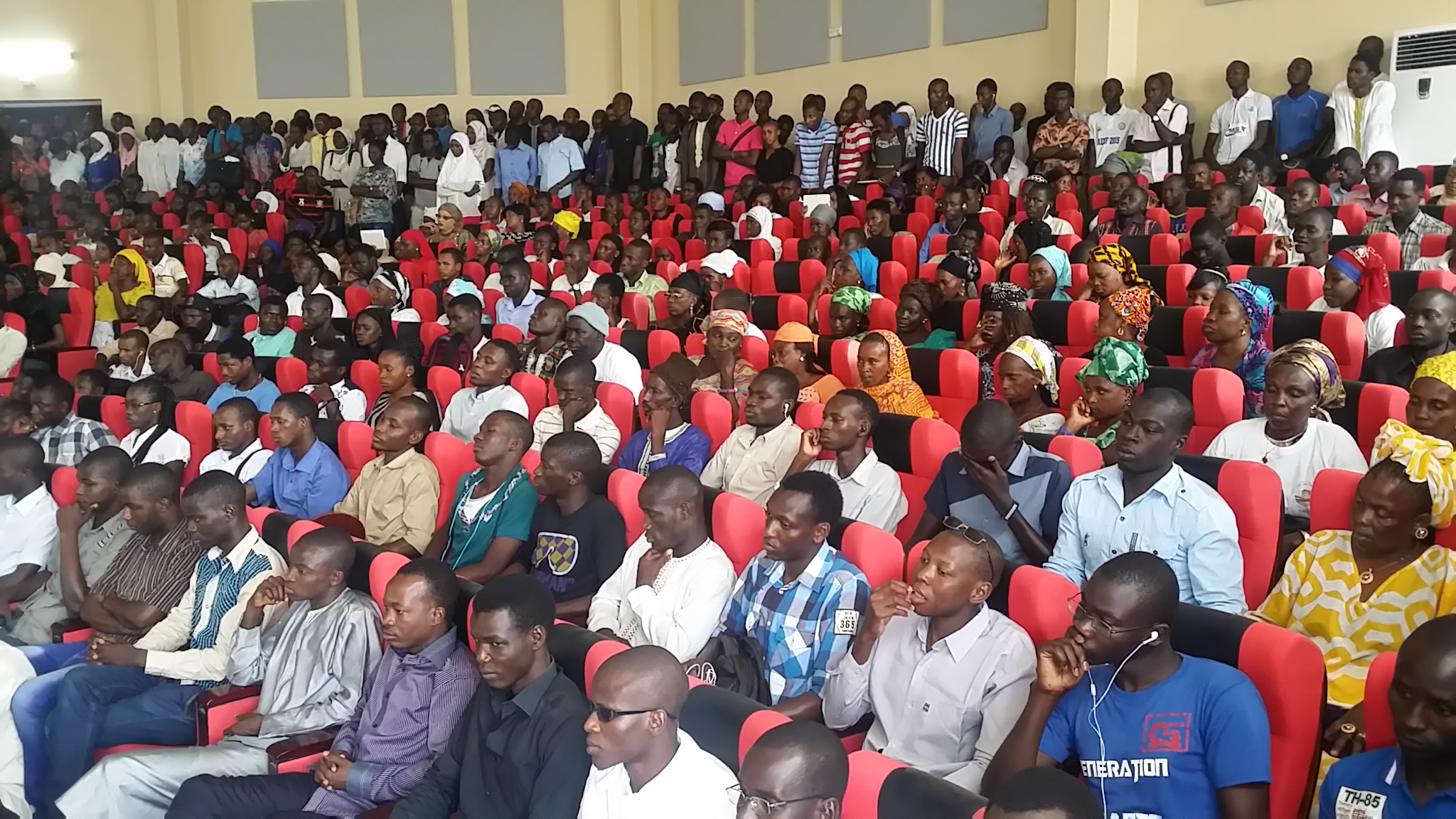  Réformes de l'Enseignement Supérieur: débats houleux entre les Étudiants et Mary Teuw NIANE à l'UGB.