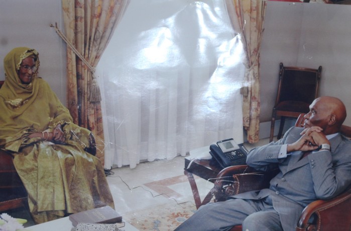 Ndèye Tolla avec son frére, le Prèsident WADE au Palais de la République