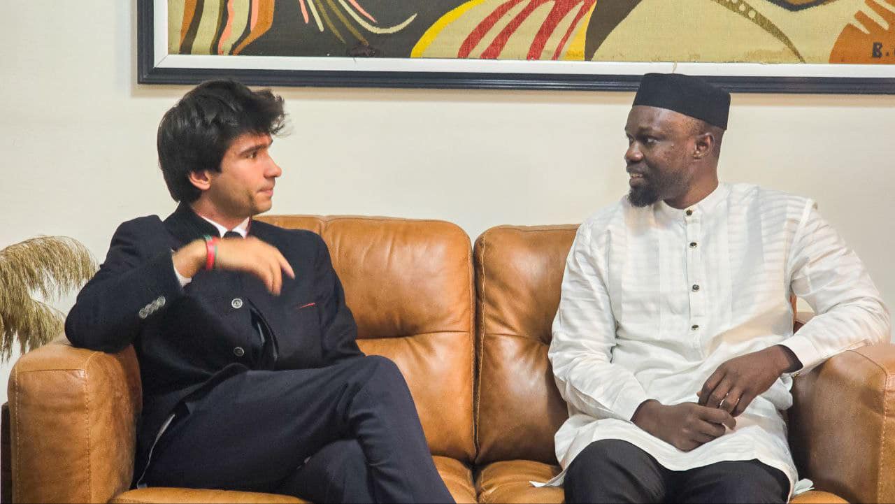 Ousmane Sonko rend hommage à Juan Branco : " ​Il s’est donné corps et âme pour le projet "
