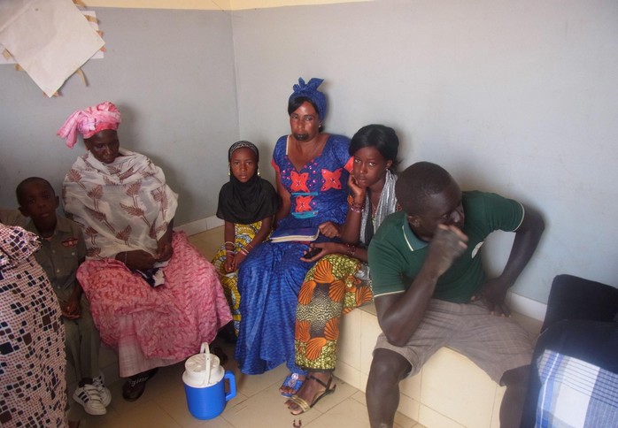 PARTENARIAT SENHUILE – ASSOCIATION WALO JOGNA : lancement d’une caravane dentaire dans quatre villages de RONKH et de GNITH.