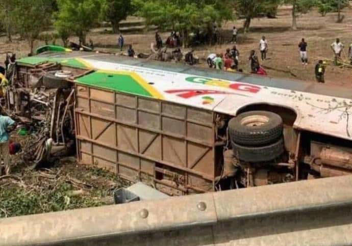 Un bus d’étudiants de l’UCAD à destination de Médina Yoro Foula se renverse