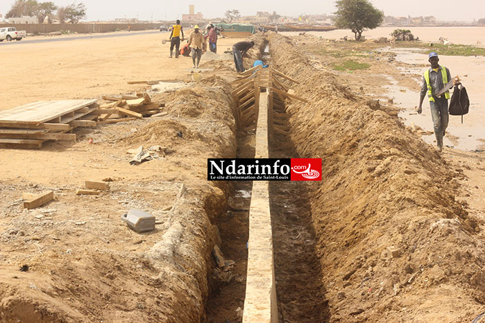 (PHOTOS) ENTRÉE DE L’HYDROBASE : construction d’une nouvelle plateforme destinée aux camions frigorifiques. (PHOTOS) ENTRÉE DE L’HYDROBASE : construction d’une nouvelle plateforme destinée aux camions frigorifiques.