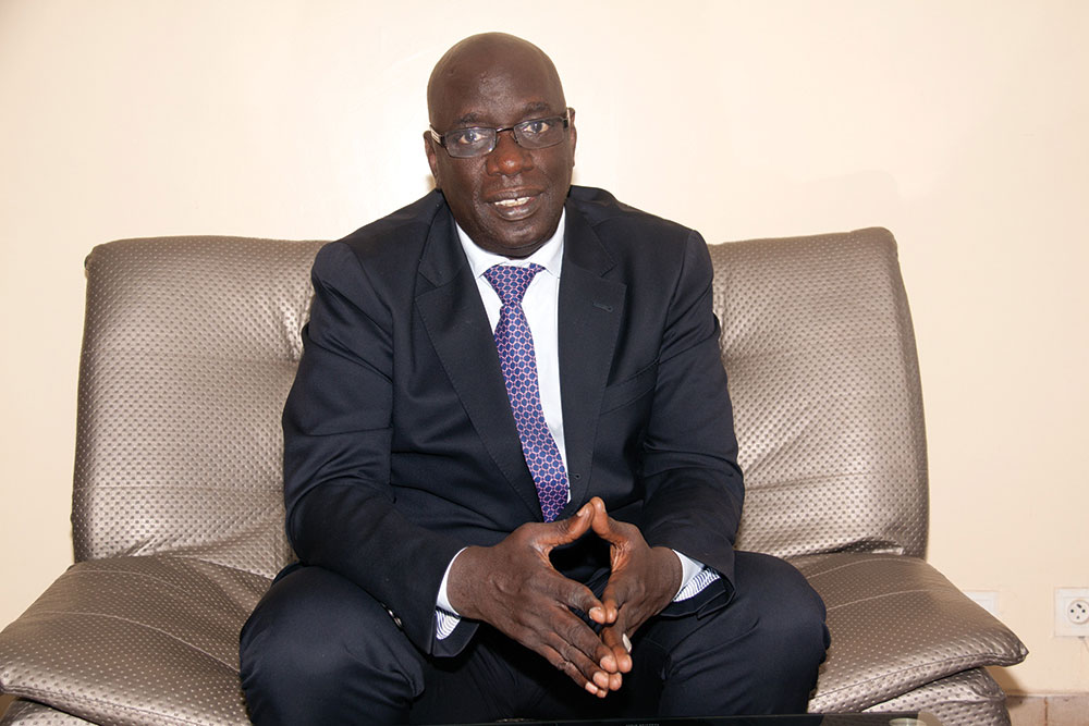 "MBEUBEUSS" DE PIKINE: le ministre DIENE FARBA SARR dénonce et interpelle Mansour FAYE.
