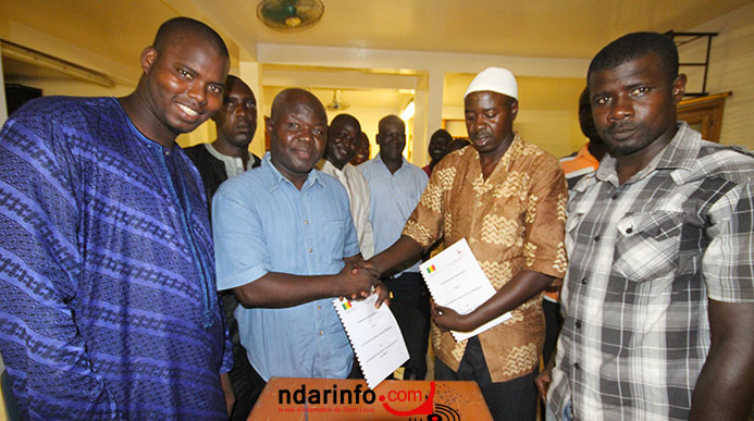 CENT INDIGENTS ENRÔLÉS DANS LA CMU : PIKINE acclame la « générosité » de Samba GUEYE. CENT INDIGENTS ENRÔLÉS DANS LA CMU : PIKINE acclame la « générosité » de Samba GUEYE.