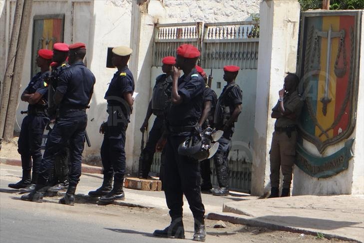 Fatick : le Commandant de Brigade de Foundiougne mis aux arrêts pour violence sur un trafiquant (sécurité) Fatick : le Commandant de Brigade de Foundiougne mis aux arrêts pour violence sur un trafiquant (sécurité)