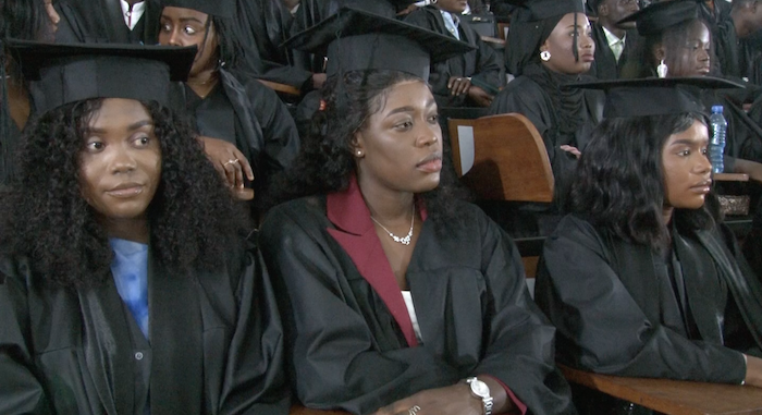 Graduation de la 31e promotion de l’UFR Crac : les récipiendaires invités à être des « citoyens modèles » Graduation de la 31e promotion de l’UFR Crac : les récipiendaires invités à être des « citoyens modèles »