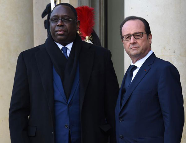 ATTENTATS A PARIS: Macky SALL exprime sa "solidarité agissante" au peuple français.