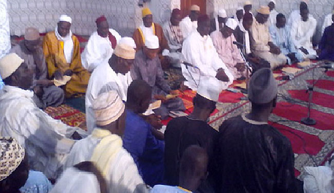 Maouloud : ouverture du Burde à la Mosquée Ihsane de Saint-Louis Maouloud : ouverture du Burde à la Mosquée Ihsane de Saint-Louis