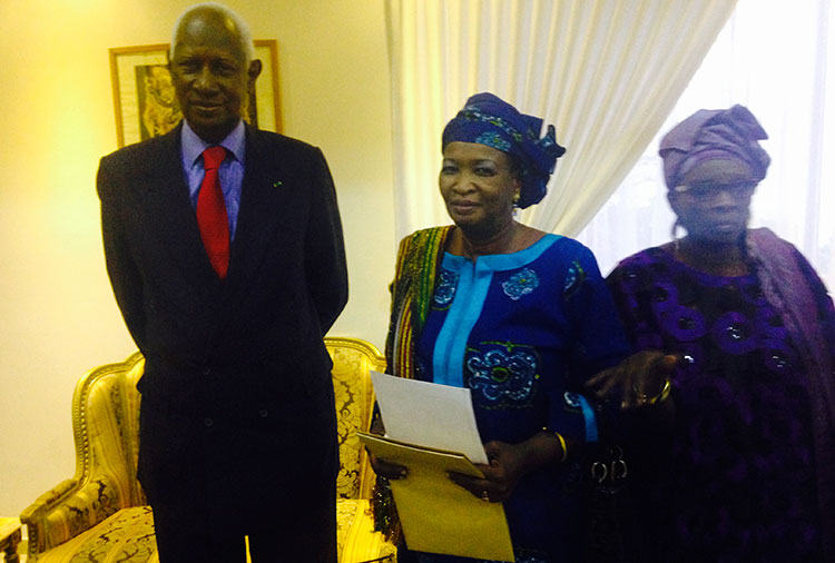 Le Président Abdou DIOUF avec Mme Madjiguène DIOUF DIOP dite Mada Le Président Abdou DIOUF avec Mme Madjiguène DIOUF DIOP dite Mada