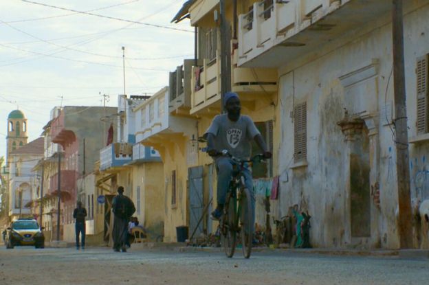 Saint-Louis: Meissa Fall "recycle" les vélos en oeuvre d'art. Saint-Louis: Meissa Fall "recycle" les vélos en oeuvre d'art.