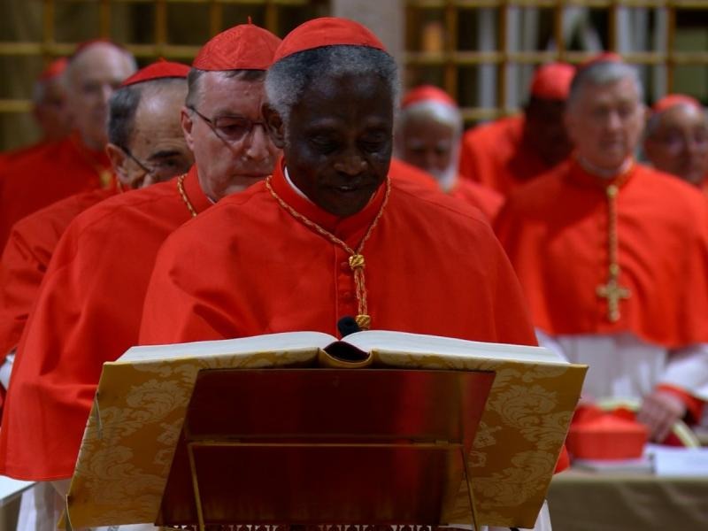 Élection du nouveau pape : fumée noire au deuxième jour du conclave, deux votes prévus dans l’après-midi