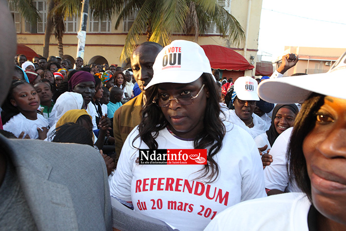 (Photos) Marième Faye SALL en guest star au meeting de Macky SALL sur la Place Faidherbe.