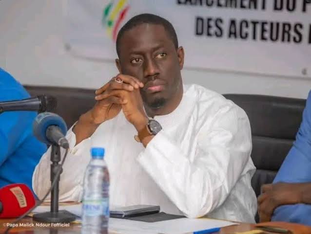Pape Malick Ndour placé en garde à vue après son audition à la SR Pape Malick Ndour placé en garde à vue après son audition à la SR
