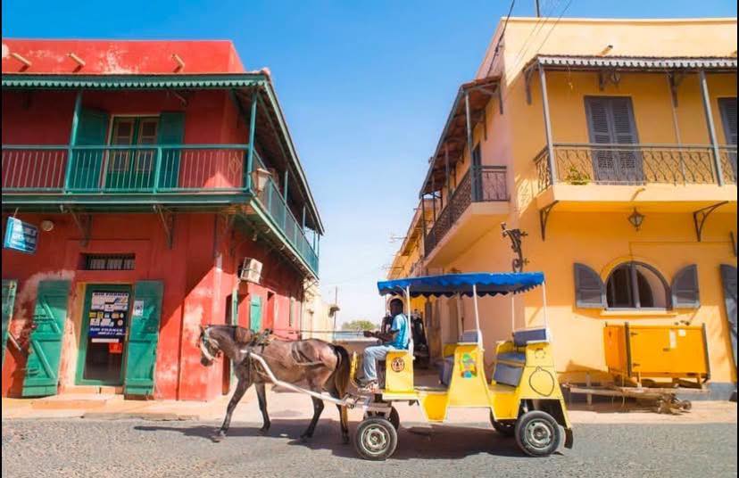 Hôtels et auberges de Saint-Louis : où dormir dans la capitale historique du Nord ?