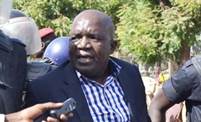 Oumar Sarr débarqué d'un vol de Corsair par la police Oumar Sarr débarqué d'un vol de Corsair par la police