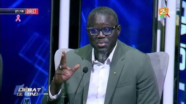 Travaux inachevés à Diamniadio : ce que Tahirou Sarr a découvert lors de sa visite de terrain