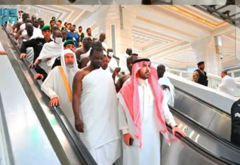 Ousmane Sonko à La Mecque : Les images fortes de sa Oumrah en Arabie saoudite