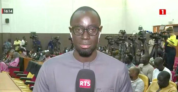 "Cueilli en pleine conférence" : Le journaliste Pape Birame Bigué Ndiaye arrêté par la gendarmerie
