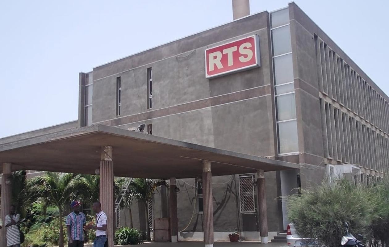 Crise à la RTS : Les syndicats boycottent la Direction et exigent le rétablissement de l'Accord d'Entreprisev