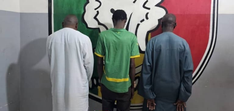 Kaolack : Un gang de cambrioleurs de machines à coudre démantelé par la police