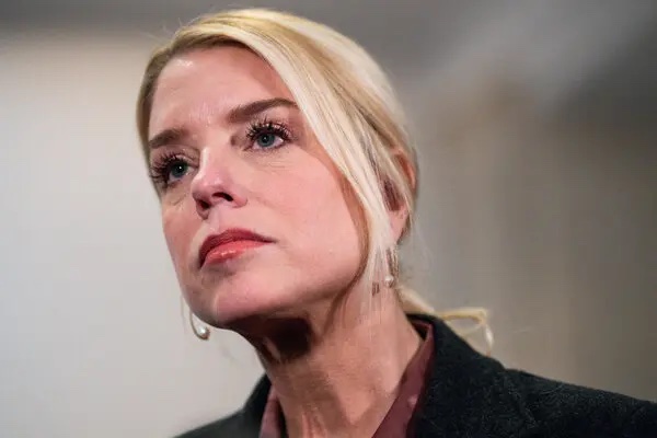 États-Unis : Donald Trump limoge Pam Bondi, la procureure générale