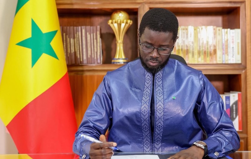 Rupture au sommet : le président Diomaye Faye limoge le Premier ministre Ousmane Sonko.