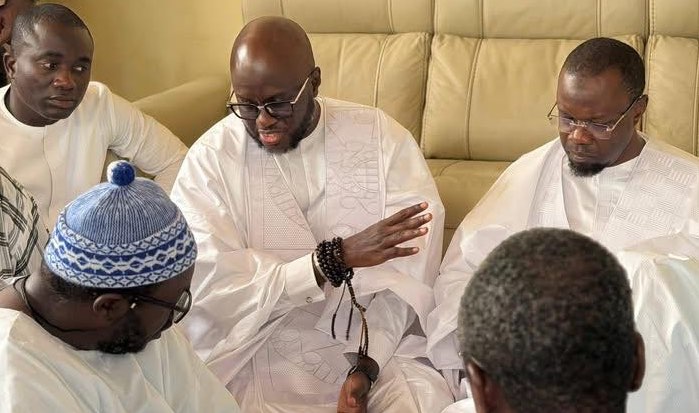 Touba : Sonko et El Malick Ndiaye chez Serigne Mountakha