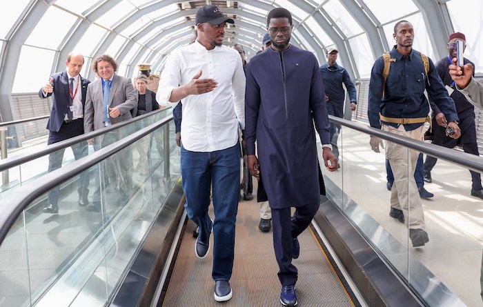 Diomaye Faye lance les travaux de la gare de Sébikotane et inaugure une usine textile à Diamniadio