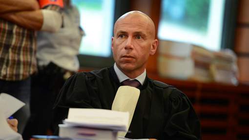 "La peine de mort pour les terroristes" "La peine de mort pour les terroristes"