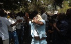 Vidéo – Petit Mbao : Un agresseur fuyant la foule tombe dans un puit et demande …
