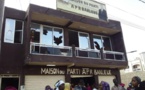 Saccage du siège communal de l’APR : Le Maire Abdoulaye Pouye et ses partisans s’en prennent aux symboles du parti à Mbao.