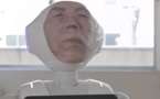 Le robot japonais Digital Shaman, avec le visage du défunt imprimé en 3D, permettrait d’aider à faire son travail de deuil (capture d’écran).
